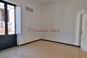 Pressi Via XXX Gennaio - App.nto 2°p s/a - 3 vani