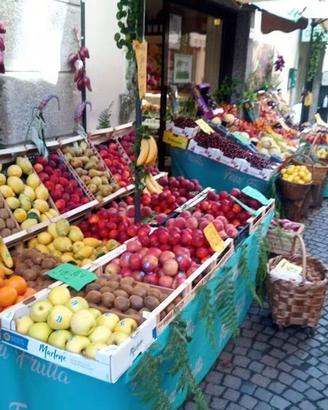 Storico Negozio Frutta e Verdura – Centro Stresa