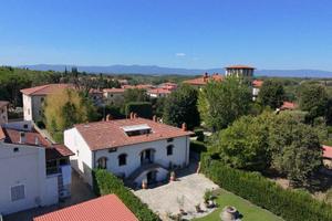 Villa di 450 m² con più di 5 locali e box auto dop