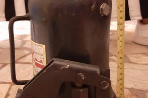 Crick idraulico iveco