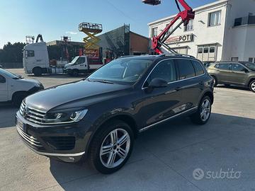 VOLKSWAGEN Touareg 3.0 TDI 204 CV tiptronic Blue