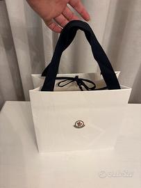 Busta Moncler originale