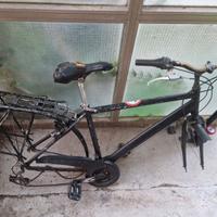 Bici con ruote invisibili