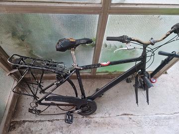 Bici con ruote invisibili