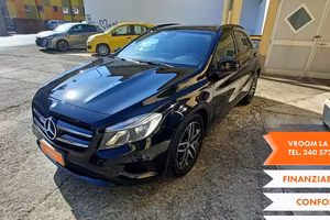 MERCEDES GLA (X156) GLA 200 d Automati...