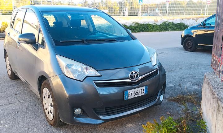 Toyota Verso S diesel Lounge cc 1362;kW 66