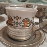 set da tè vintage in porcellana con motivi floreal