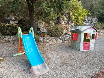 Casetta e scivolo