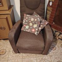 Poltrona regolabile elettricamente
