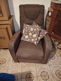 Poltrona regolabile elettricamente