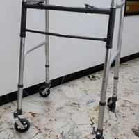 Deambulatore pieghevole con 4 ruote. Come Nuovo