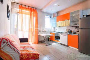 -LUMINOSO TRE LOCALI CON BALCONE-