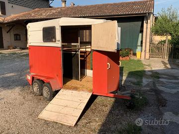Rimorchio per trasporto animali