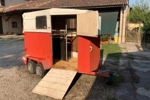 Rimorchio per trasporto animali