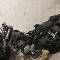 Moto solo pezzi R125