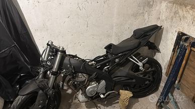 Moto solo pezzi R125