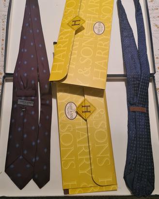2 cravatte Harry & son Cagliari come nuove