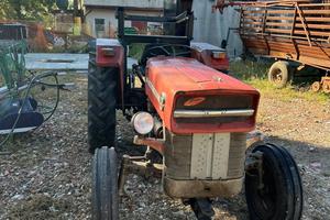 TRATTORE MASSEY FERGUSON 135