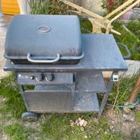 Barbecue a gas con pietra refrattaria