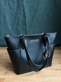 Michael Kors Jet Set Large Tote in pelle – Nero
