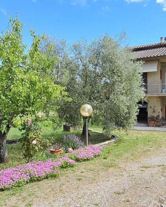 Villa di 155 m² con più di 5 locali e box auto a T