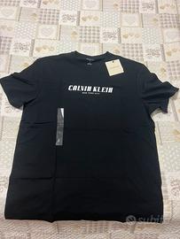 Calvin Klein - T-shirt - L