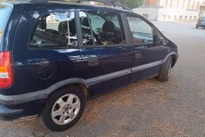 auto zaffira 
