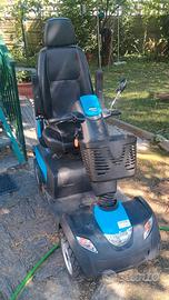 SCOOTER PER DISABILI O ANZIANI INVACARE COMET PRO