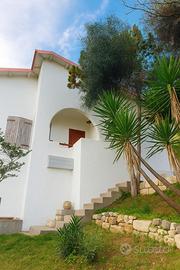 Villa al mare con ampio giardino
