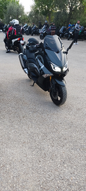 Yamaha T max iron max