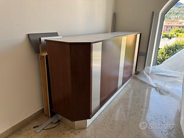 Bancone credenza bar in legno e alluminio