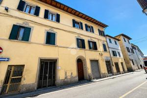 MULTILOCALE A PRATO