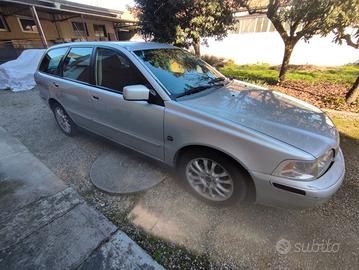VOLVO V40 1.9 sport