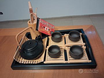 set da tè giapponese con teiera in ceramica  