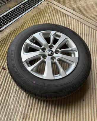 Gomme Estive + cerchi 16 Toyota Yaris Cross 2024