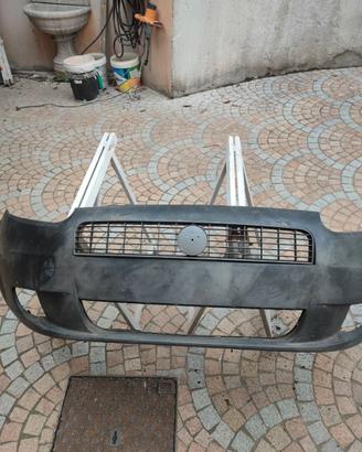Paraurto antereriore fiat grande punto 2010
