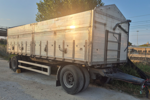 Rimorchio ribaltabile