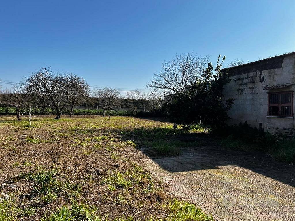 Terreno di 1600 m² a Giugliano in Campania - Altro