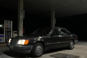 Mercedes 200 W124