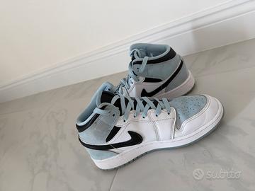 Air Jordan 1 Mid ice blue