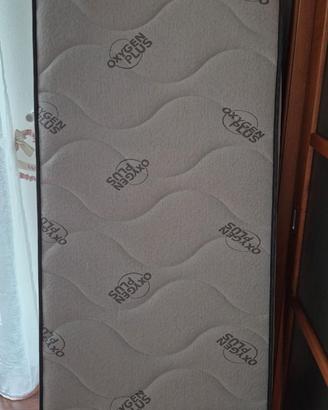 Materasso singolo + copridoghe + piumino singolo