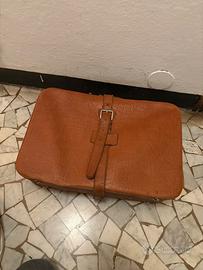 Valigia vintage in pelle color cuoio