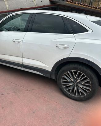 Audi Q3 sport back bianca
