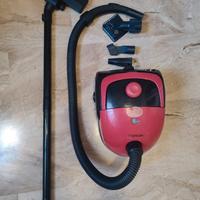 Aspirapolvere con accessori