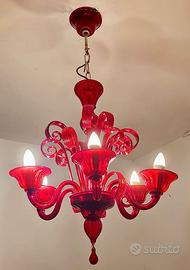 Lampadario rosso in vetro di Murano