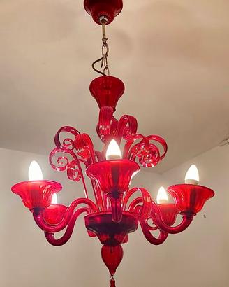 Lampadario rosso in vetro di Murano