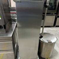 Armadio porta vassoi