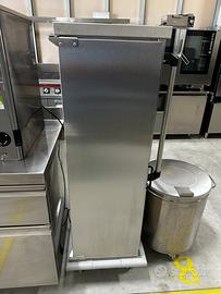 Armadio porta vassoi