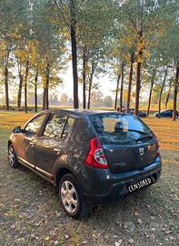 Dacia sandero 2010