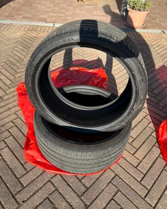 2 Gomme 235/35 r19 estive pirelli powergy